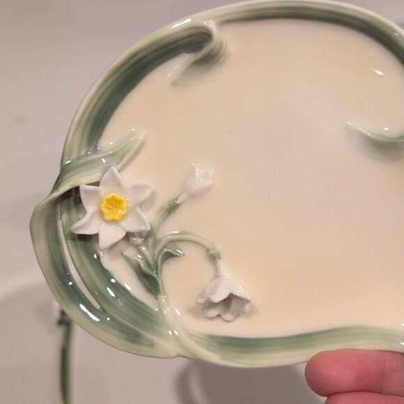 Garden Party Narcissus 3 Piece Tea Set by Two's Company - Picture 9 of 14